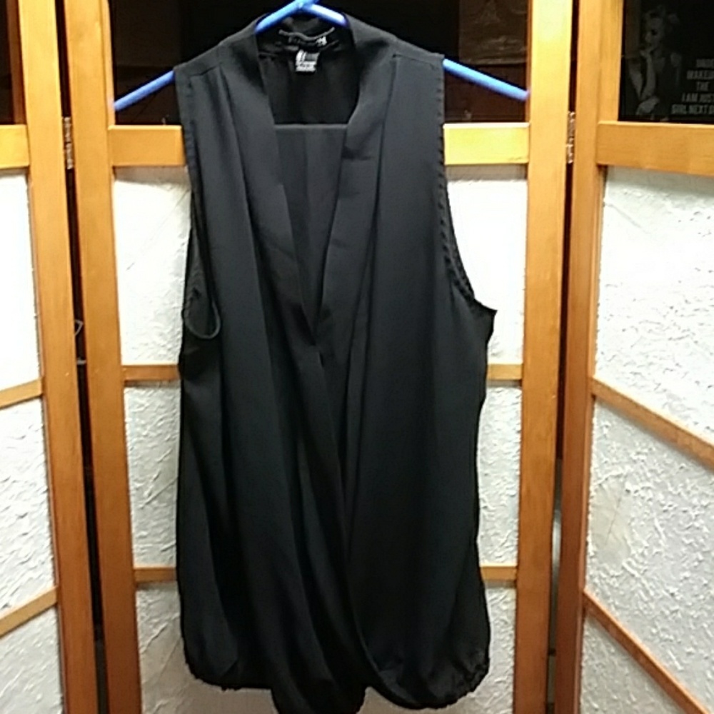 Black Sleeveless Blouse
